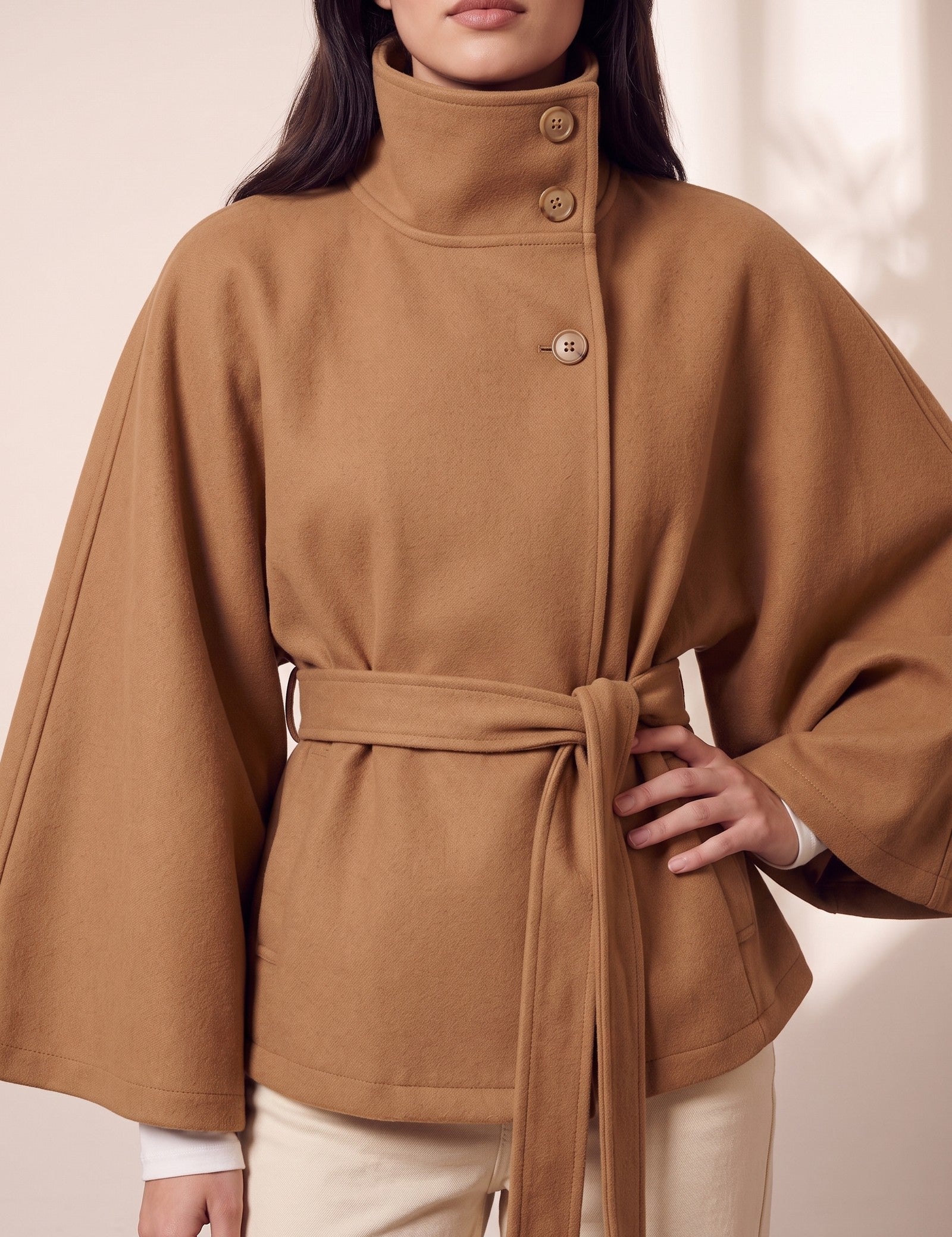 Cape Coat, close-up of the upper body