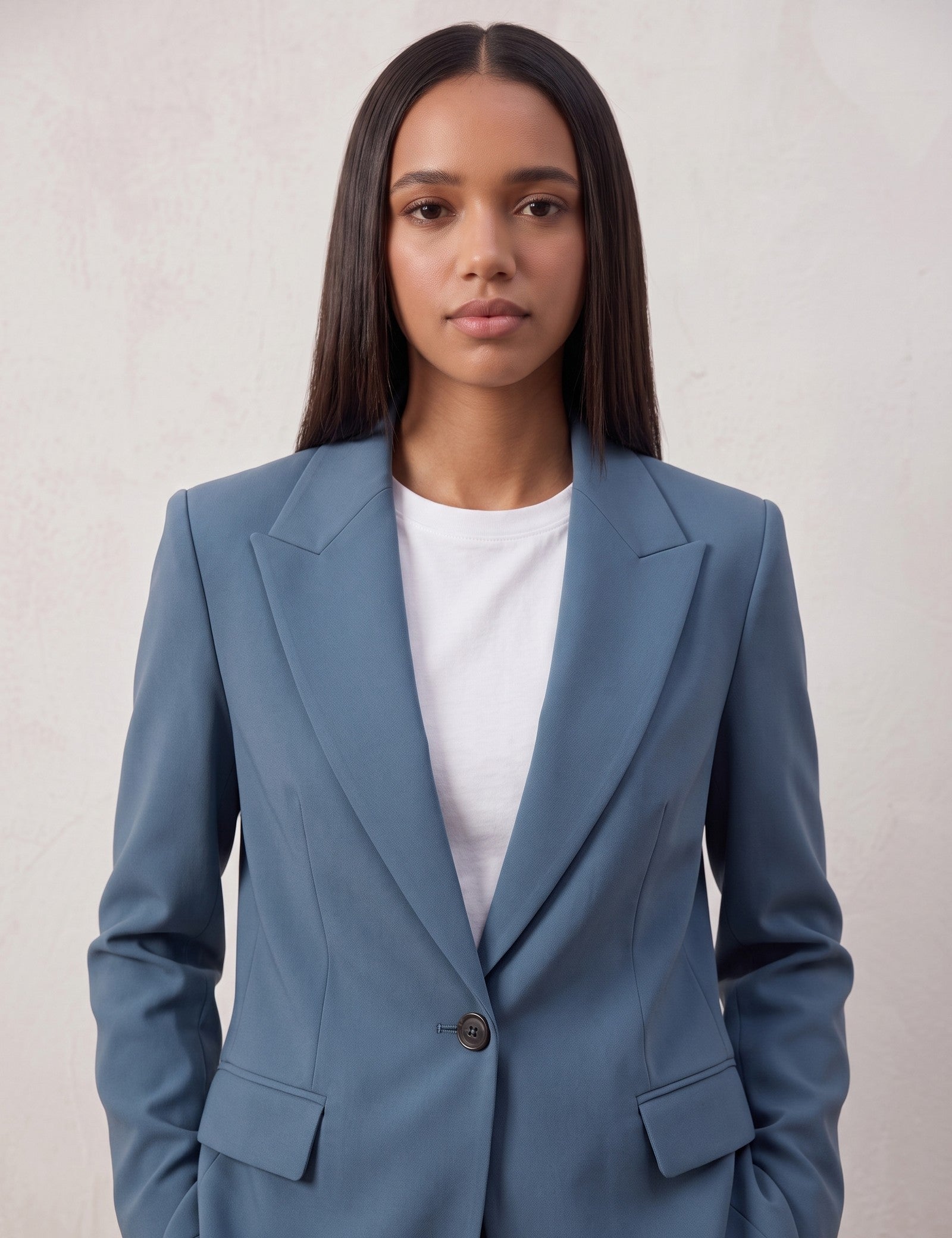 Women's Suit Set, close-up of the upper body