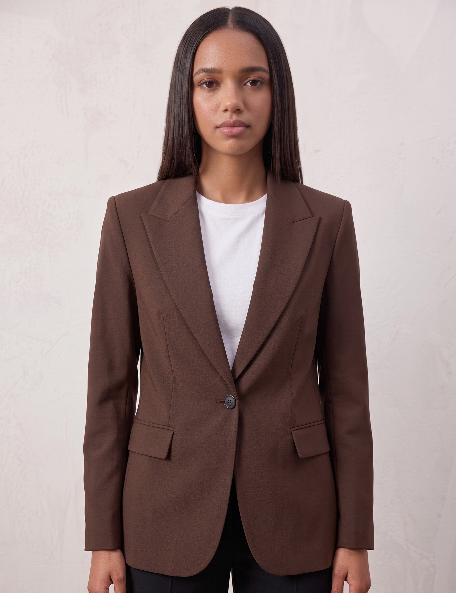 Women's Suit Set, close-up of the upper body