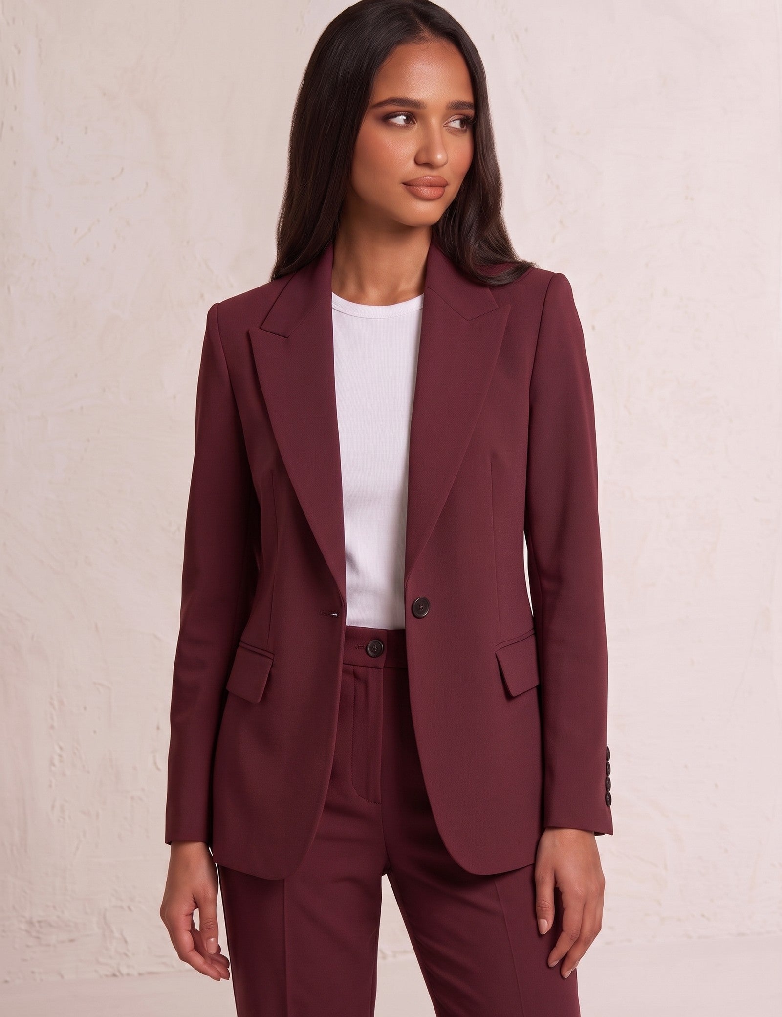 Women's Suit Set, close-up of the upper body
